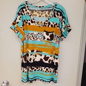 Sew In Love  Stretch Western Cow Print Tunic Sz L Front Pocket. T-shirt